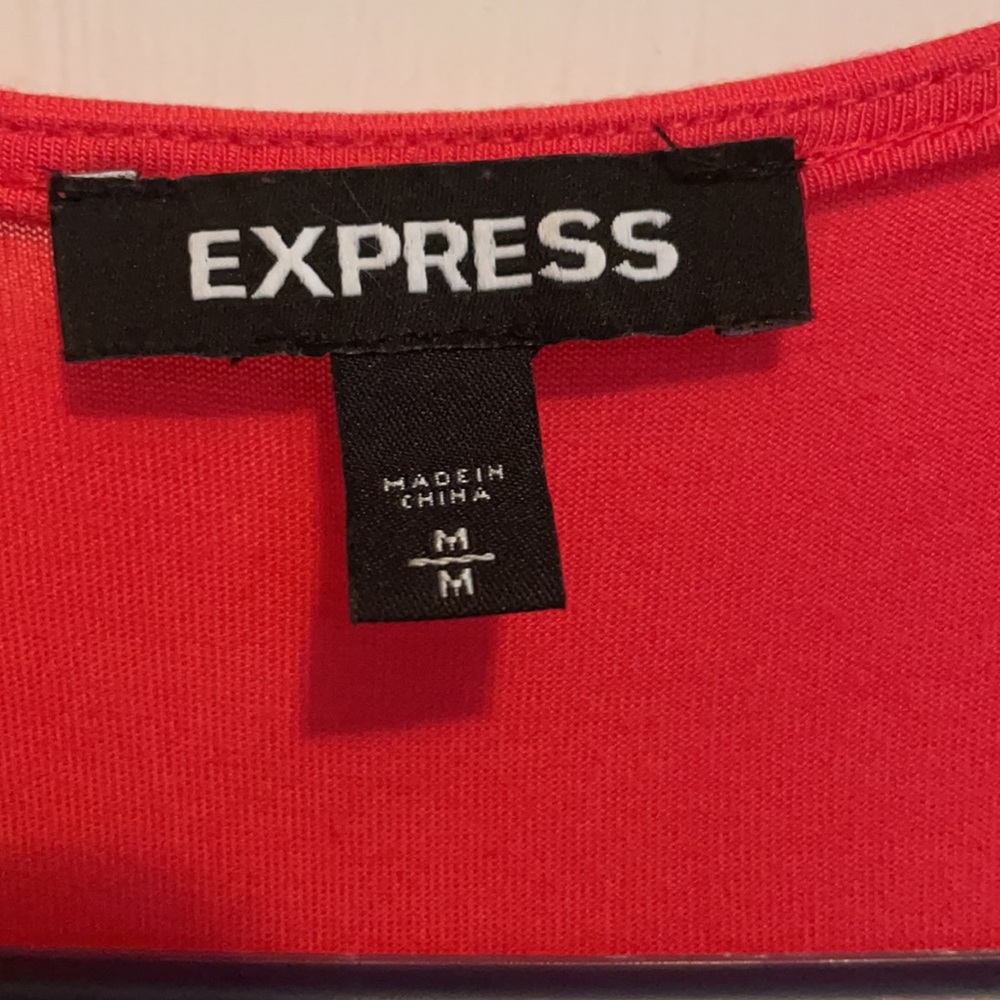 Express sleeveless shirt - Picture 3 of 4